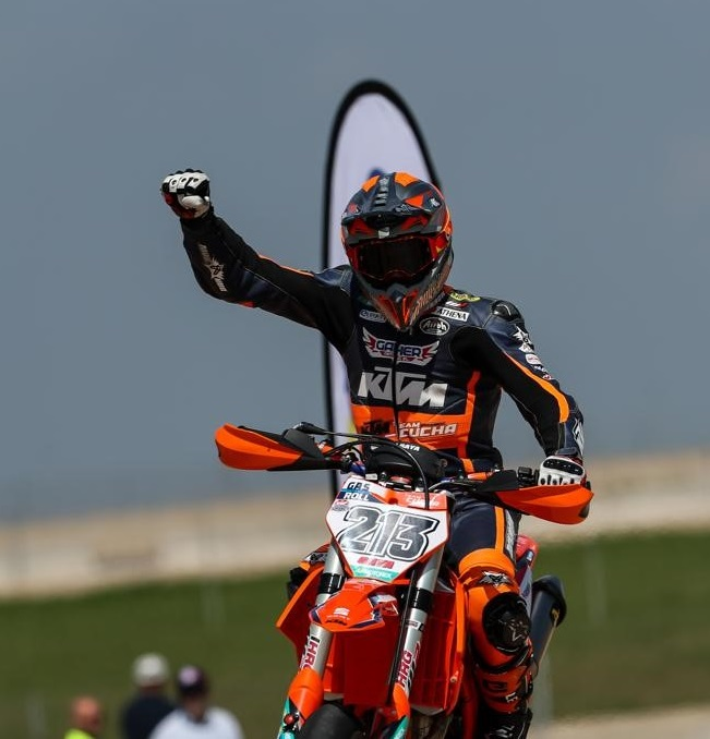 KTM ESPAÑA CON JAUME GAYA Y EL TEAM CUCHARRERA EN EL CAMPEONATO DE ESPAÑA DE SUPERMOTO